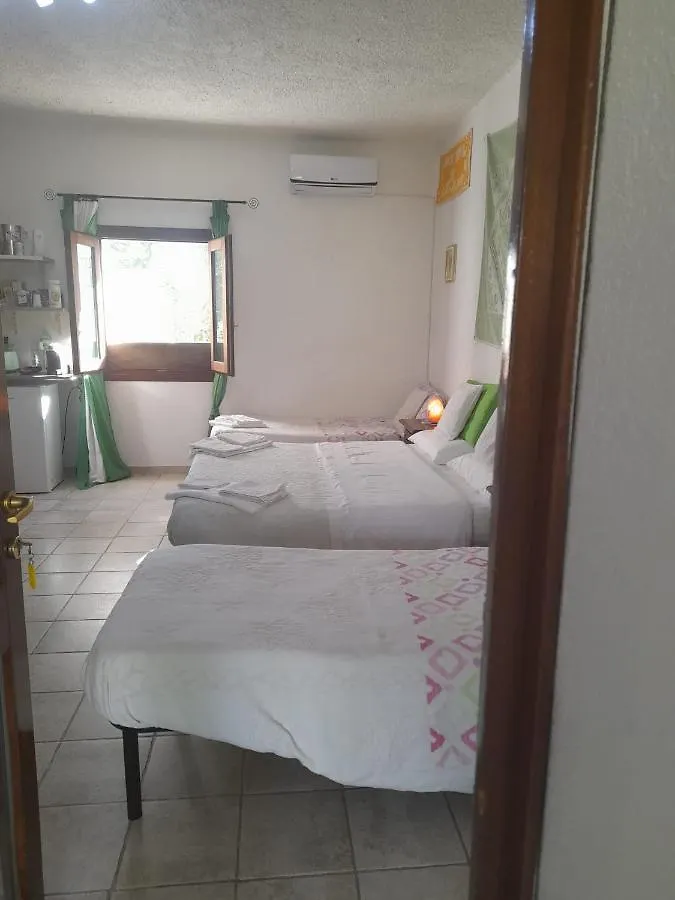 Bed and Breakfast Giardino Del Sole Olbia 0*,  Italia