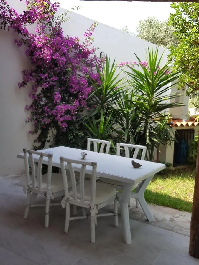 Bed and Breakfast Giardino Del Sole à Olbia Couette-café